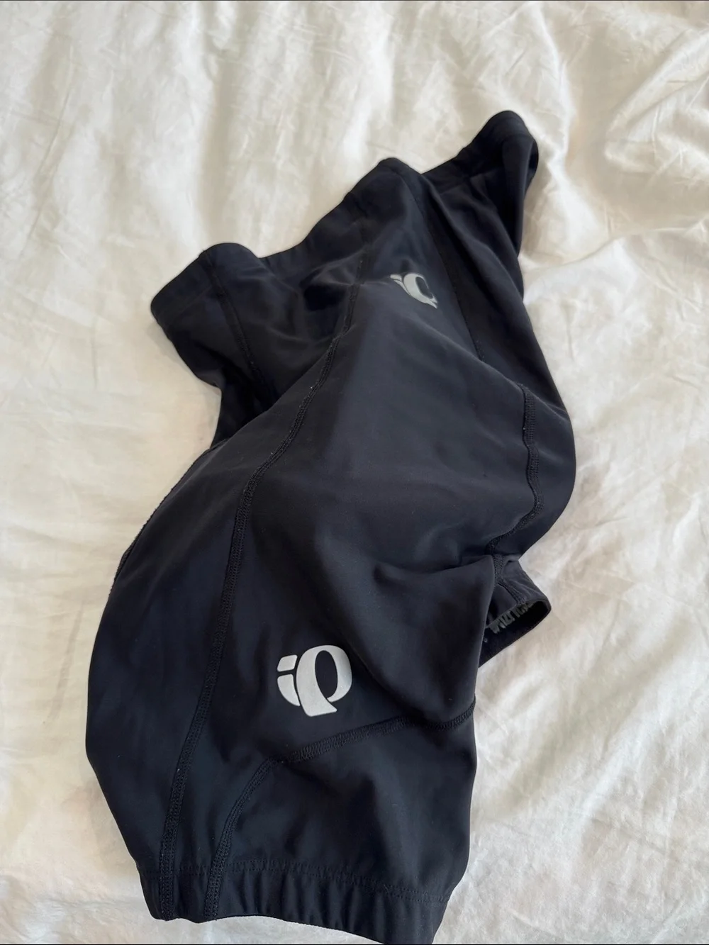 Pearl Izumi Men’s Padded Black Athletic Cycling Shorts with Reflective Logo